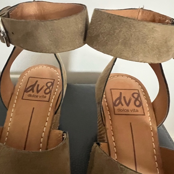 New! DV8 Dolce Vita Bevyn Olive Platform Wedge - Picture 6 of 8